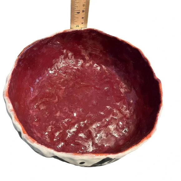 Black White Hand Painted Diamond Pattern Terracotta Bowl 8.5” Signed NM - Picture 4 of 7